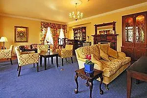 Old Weir Guest house 4*